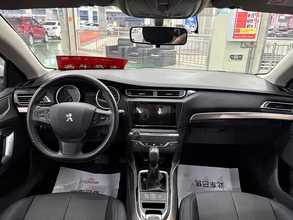 Peugeot 408 2015