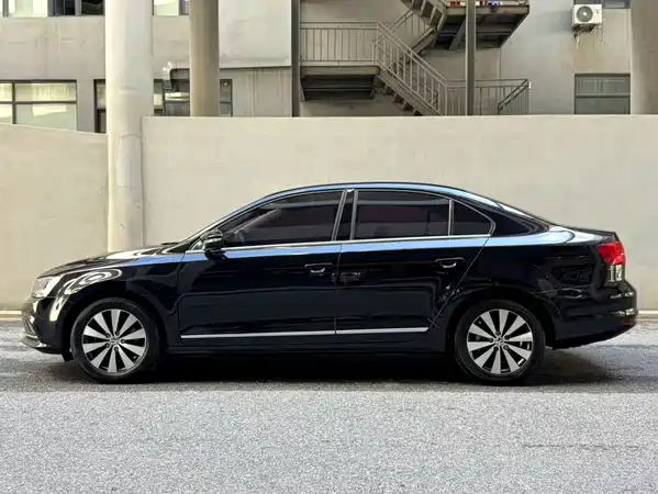 Volkswagen Sagitar 2017