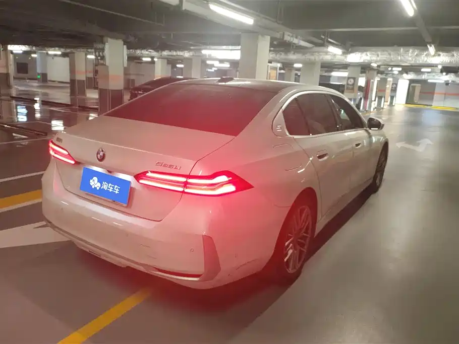 BMW 5 Series 2025