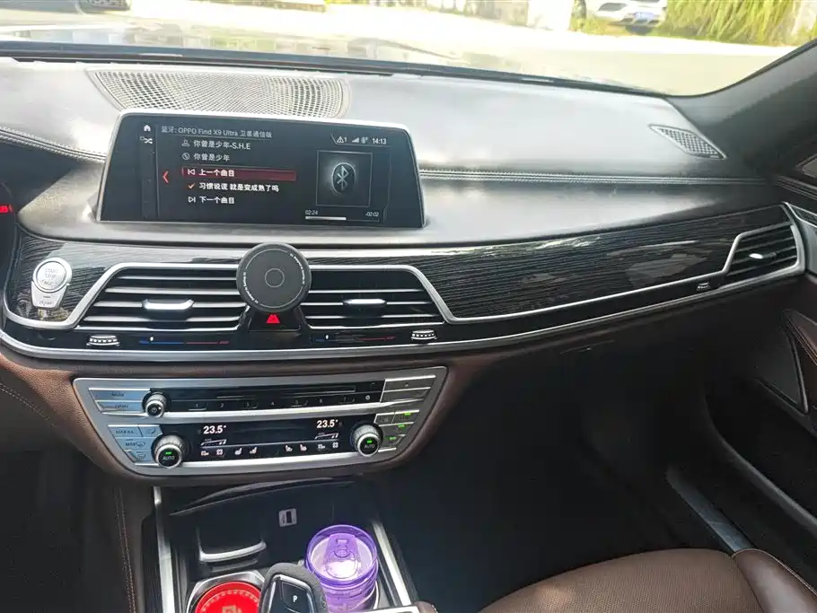 BMW 7 Series 2017 — фото 13