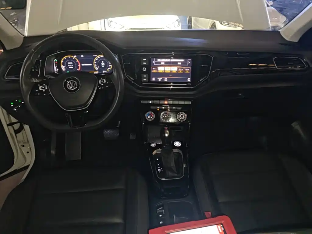 Volkswagen T-Roc 2020 — фото 10