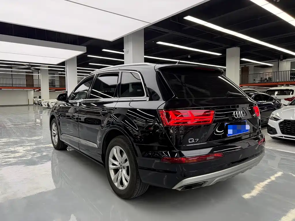 Audi Q7 2017 — фото 15