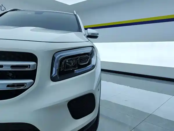 Mercedes-Benz GLB 2021