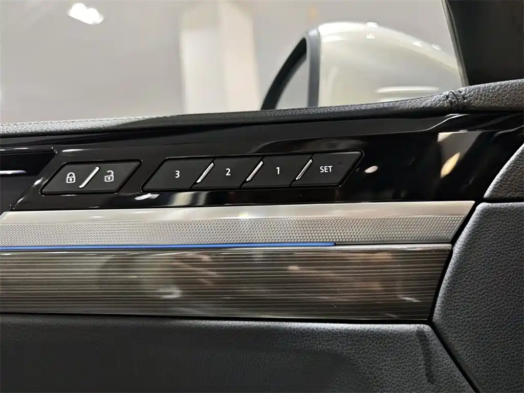 Volkswagen Phideon 2017 — фото 18