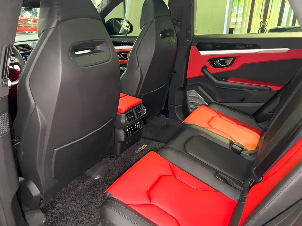 Lamborghini Urus 2019 — фото 18