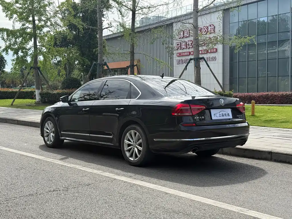 Volkswagen Passat 2018 — фото 29