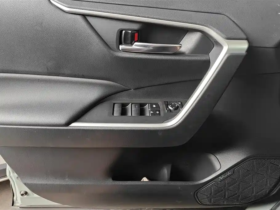 Toyota RAV4 2021