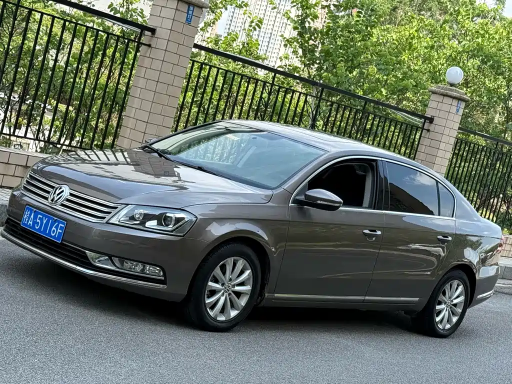 Volkswagen Magotan 2013