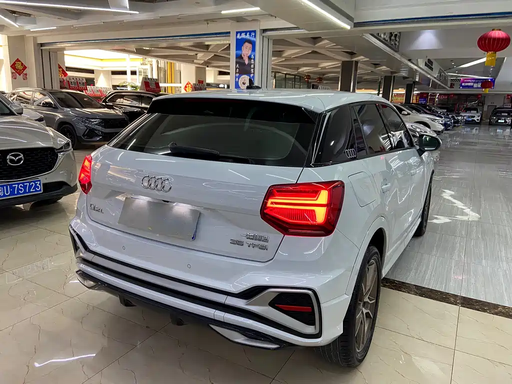 Audi Q2L 2022