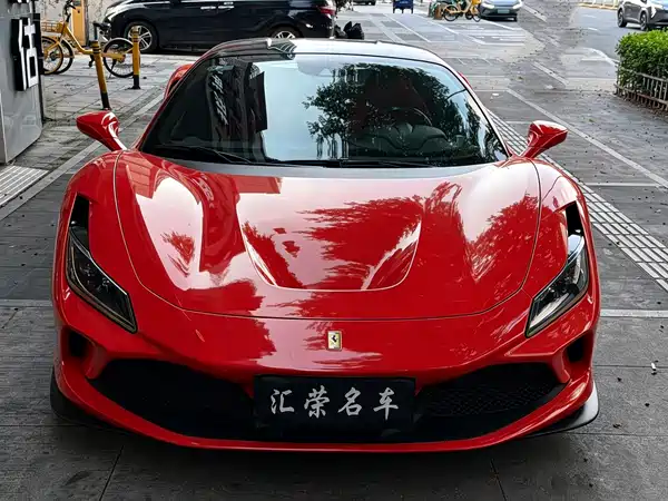 Ferrari F8 2021
