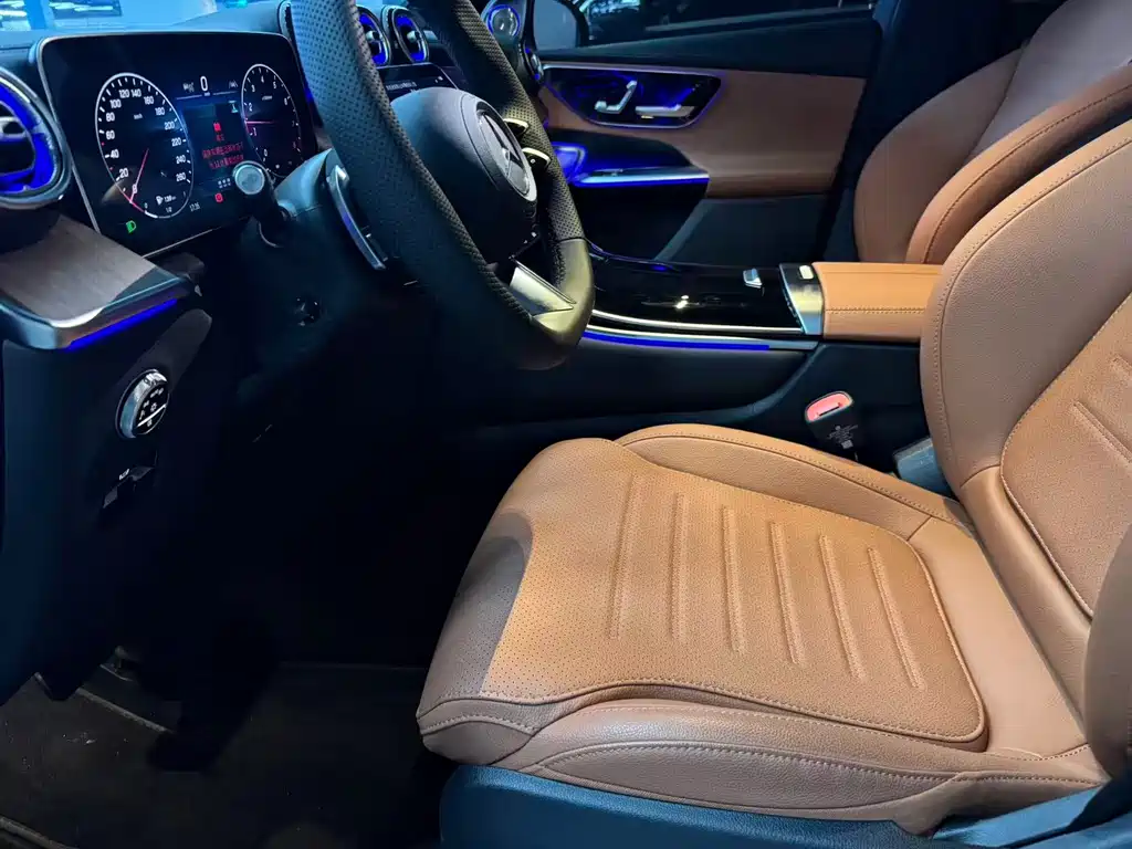 Mercedes-Benz GLC 2025