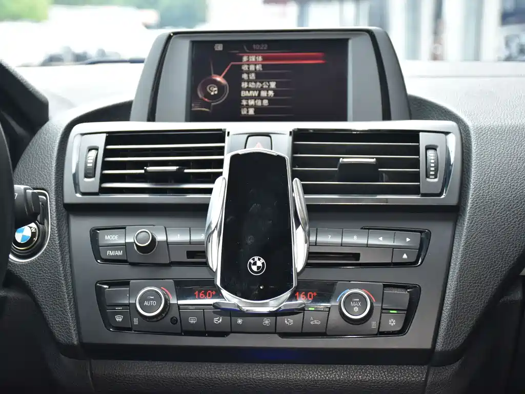 BMW 1 Series 2012 — фото 12