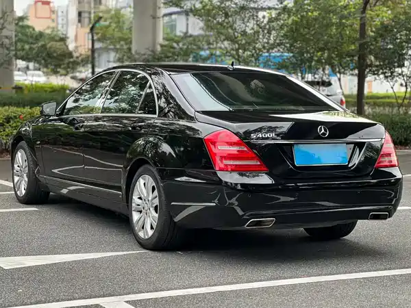 Mercedes-Benz S-Class 2012