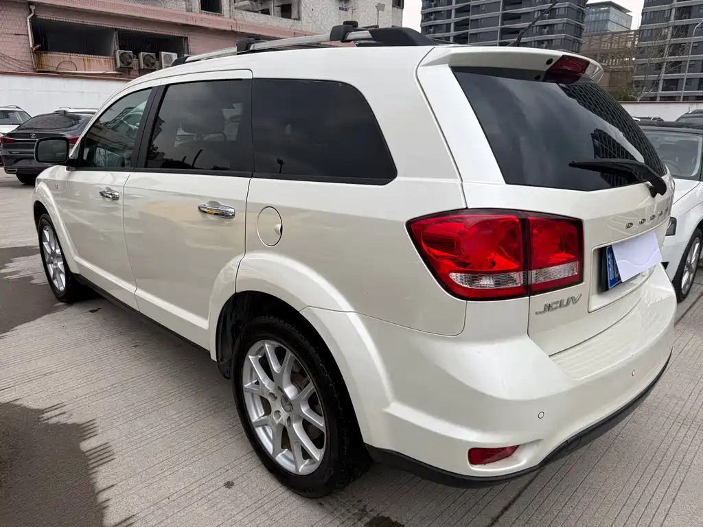 Dodge Journey 2015 — фото 13