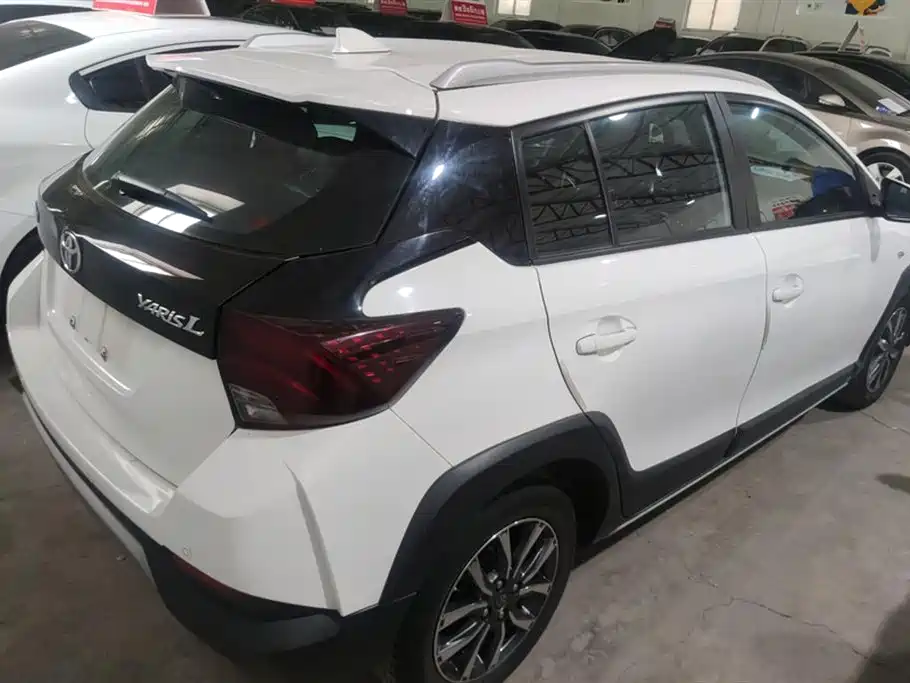 Toyota Yaris L 2023