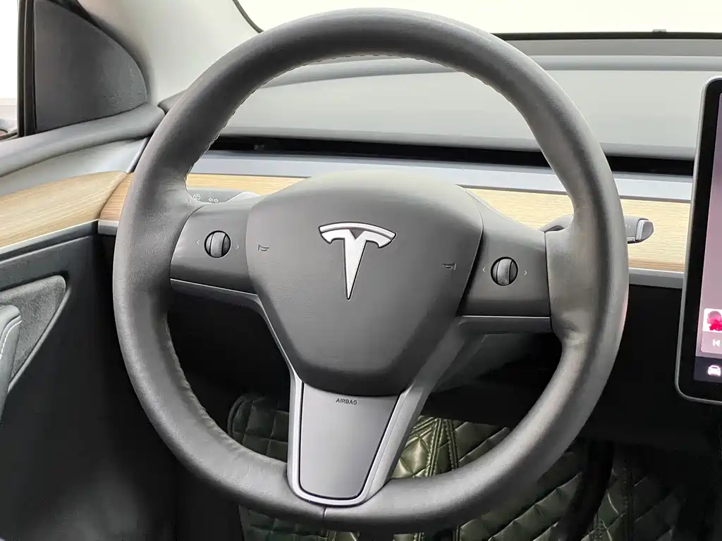 Tesla Model Y 2022 — фото 28
