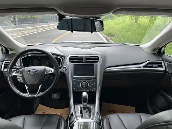 Ford Mondeo 2014