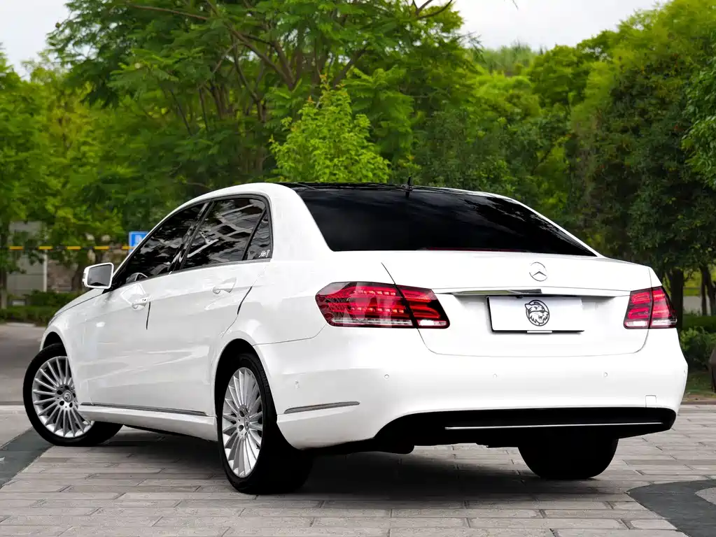 Mercedes-Benz E-Class 2014 — фото 13