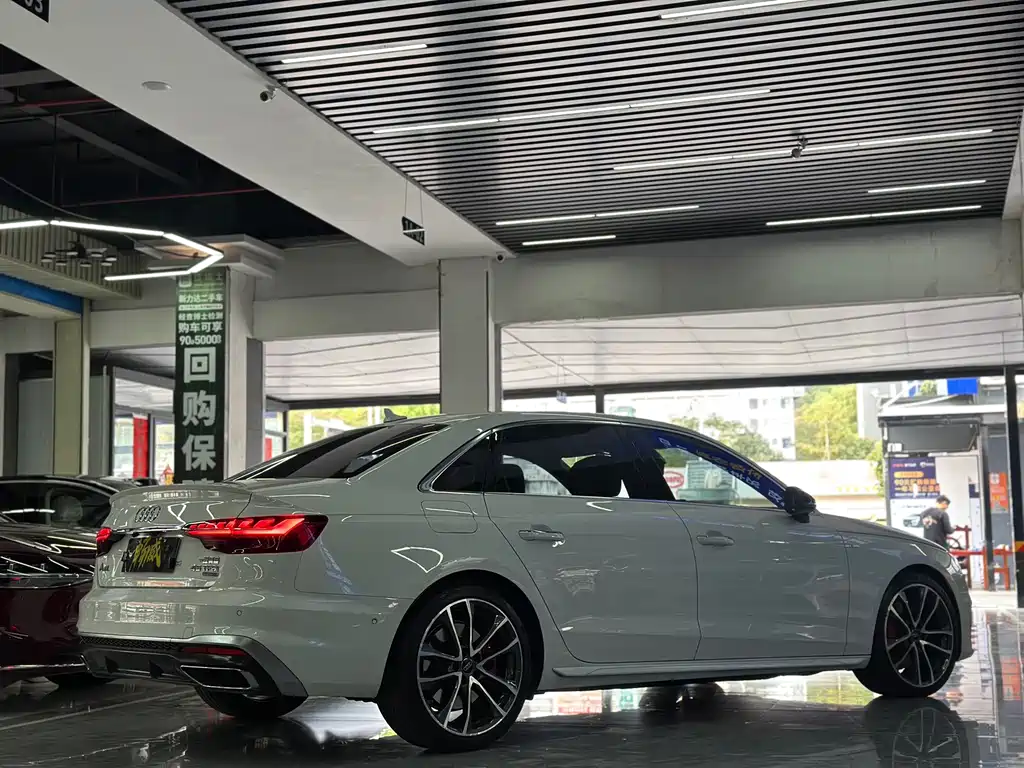 Audi A4L 2022