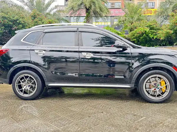 Roewe RX5 2017