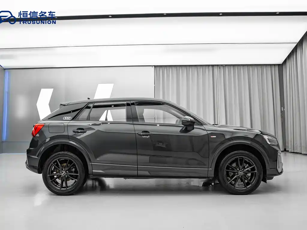 Audi Q2L 2024