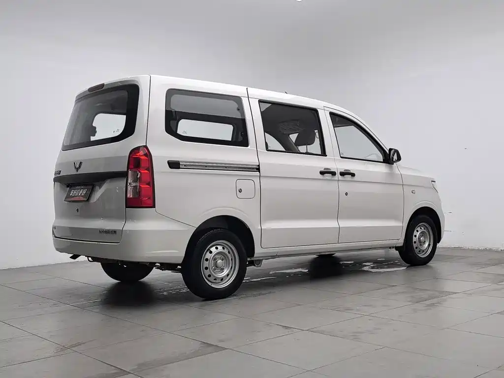 Wuling Hongguang V 2022
