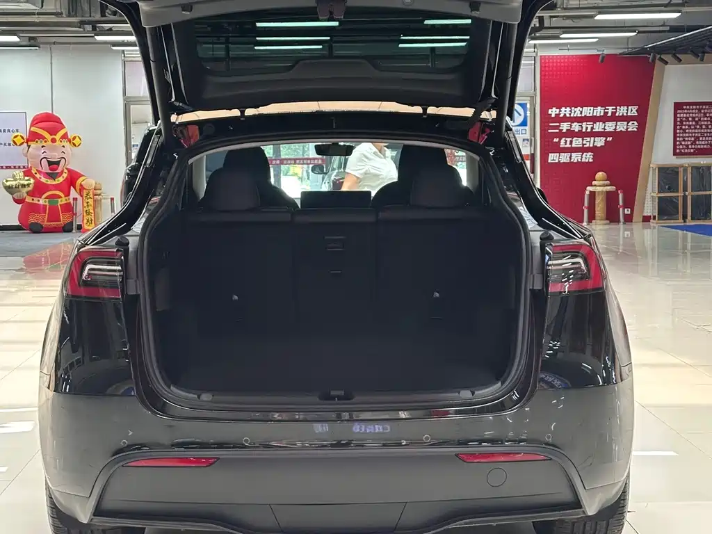 Tesla Model Y 2023 — фото 11
