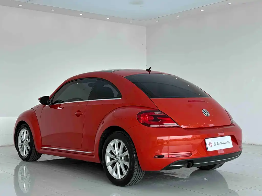 Volkswagen Beetle 2017 — фото 12