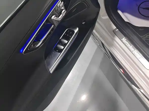 Mercedes-Benz C-Class 2024