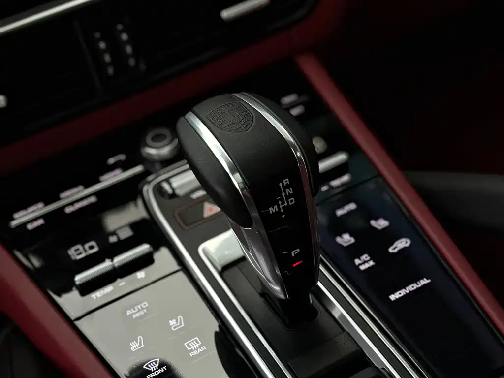 Porsche Cayenne 2022 — фото 15