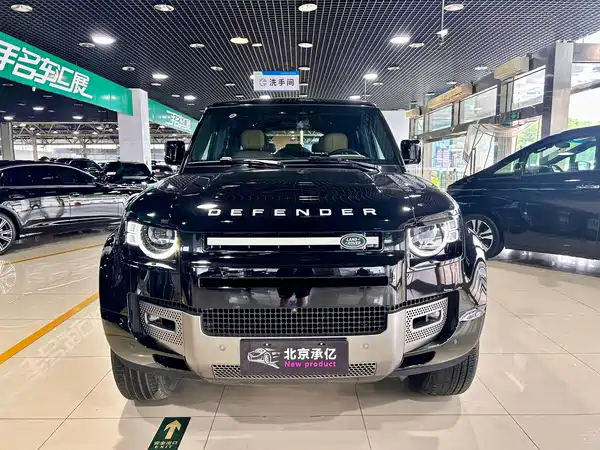 Land Rover Defender 2025