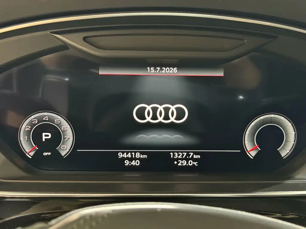 Audi A8 2022 — фото 8