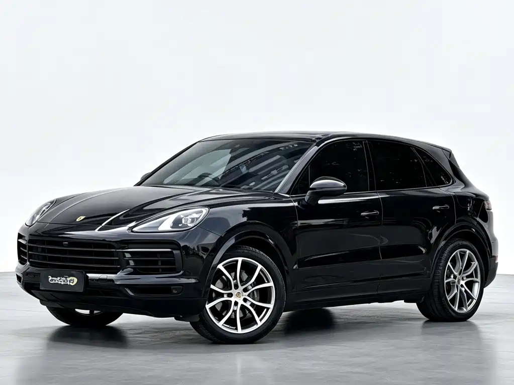 Porsche Cayenne 2022 — фото 1