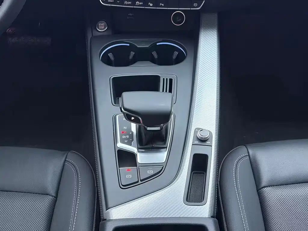 Audi A4L 2022 — фото 12