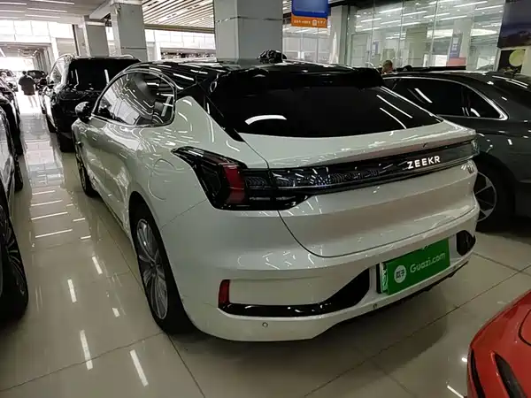 Zeekr 001 2022