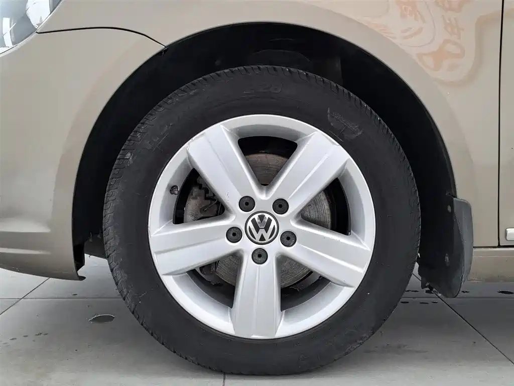 Volkswagen Touran 2015 — фото 17