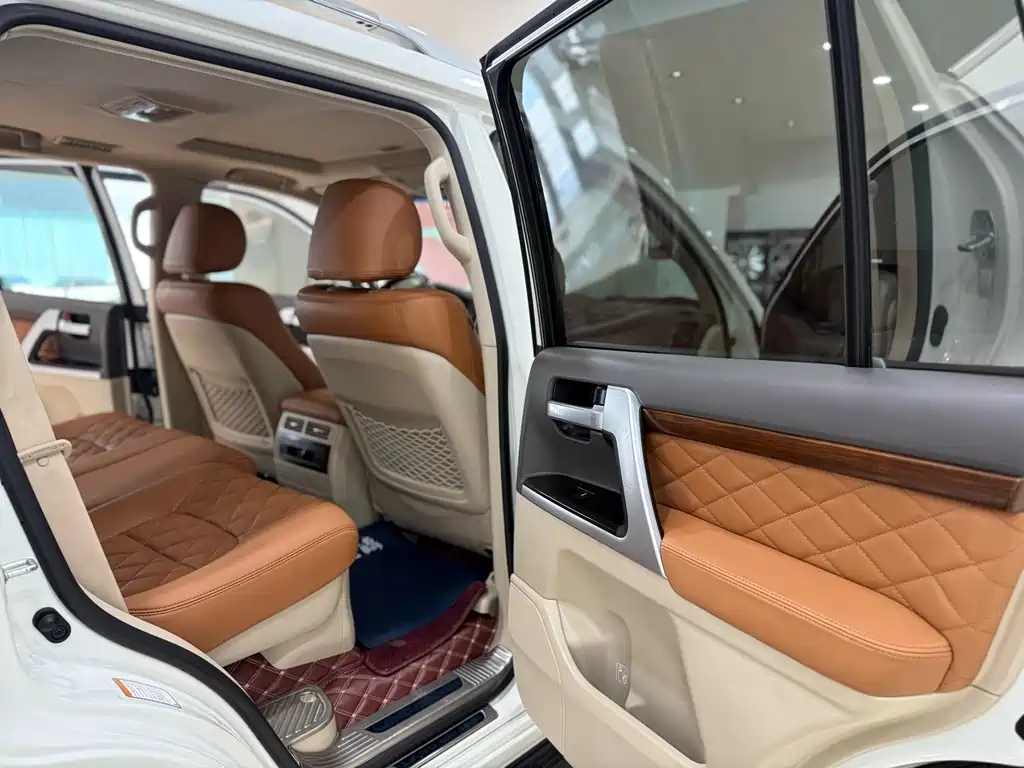 Toyota Land Cruiser 2018 — фото 17