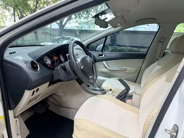 Peugeot 408 2013