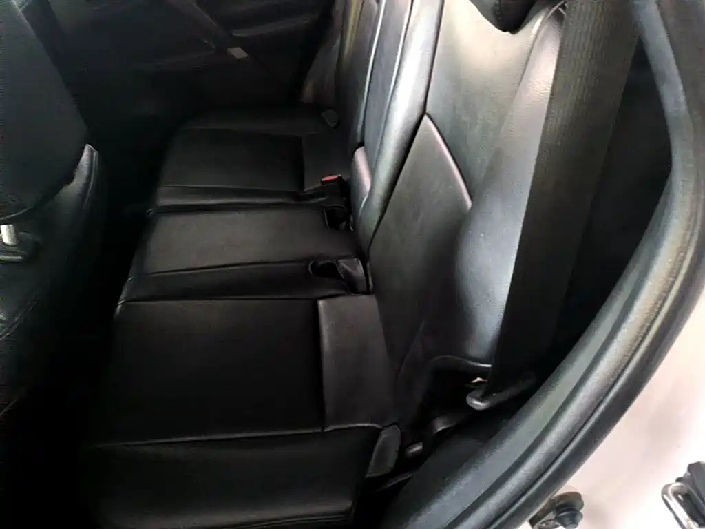 Toyota RAV4 2015 — фото 17