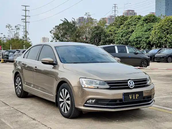Volkswagen Sagitar 2016