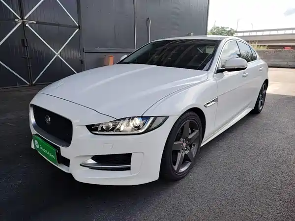 Jaguar XE 2015