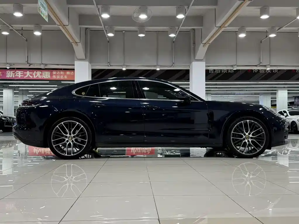 Porsche Panamera 2022