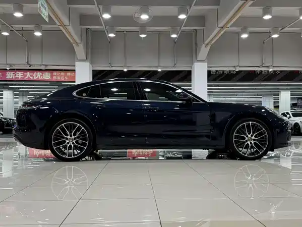 Porsche Panamera 2022