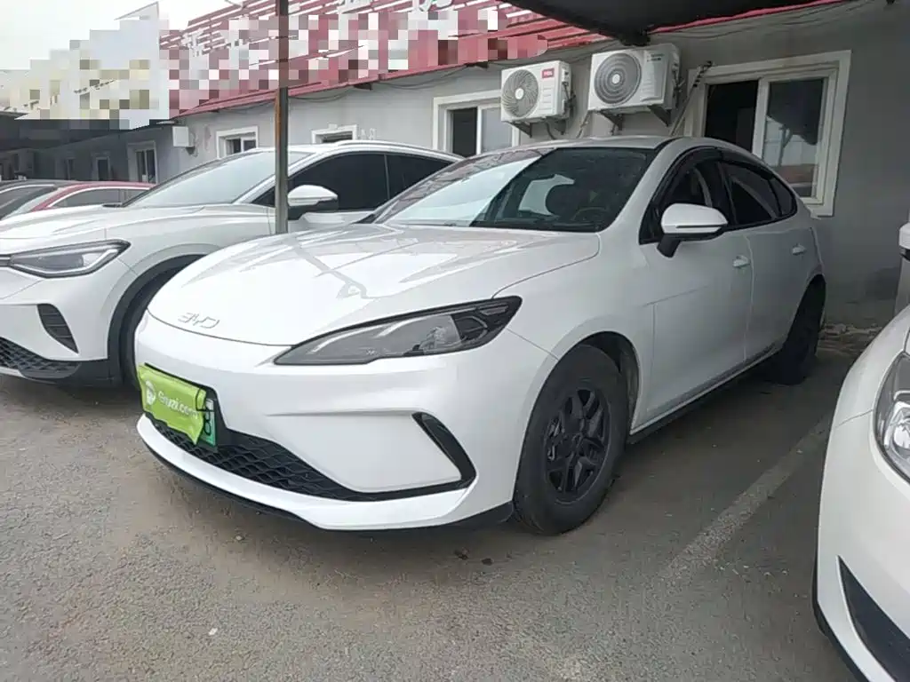 BYD Seal 05 DM-i 2025 — фото 2