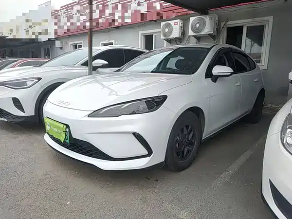 BYD Seal 05 DM-i 2025