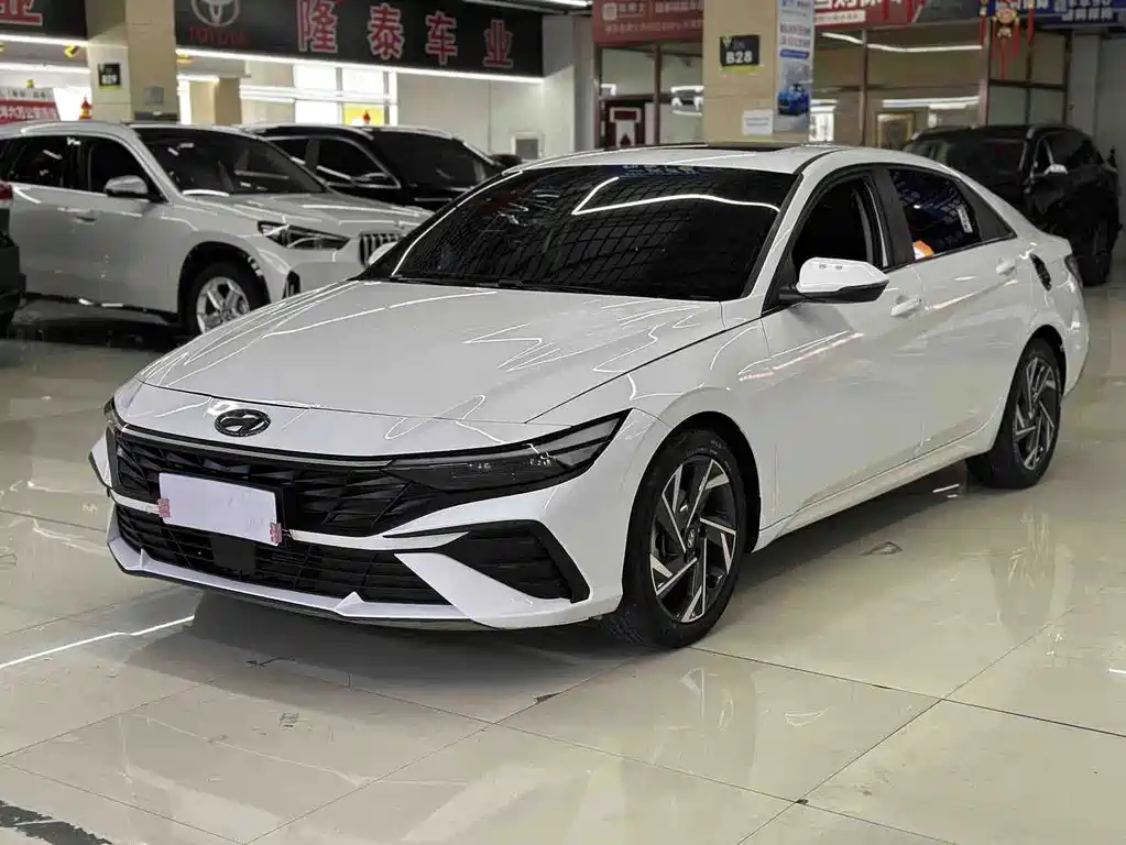 Hyundai Elantra 2023