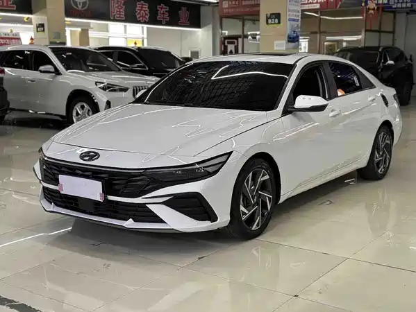 Hyundai Elantra 2023