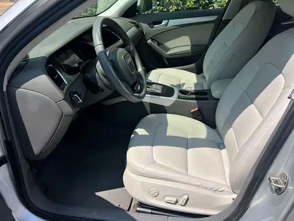 Audi A4L 2012