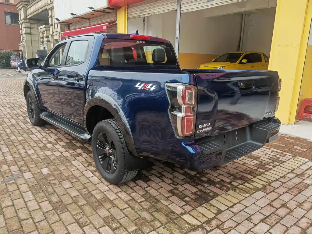 Isuzu D-MAX — фото 7