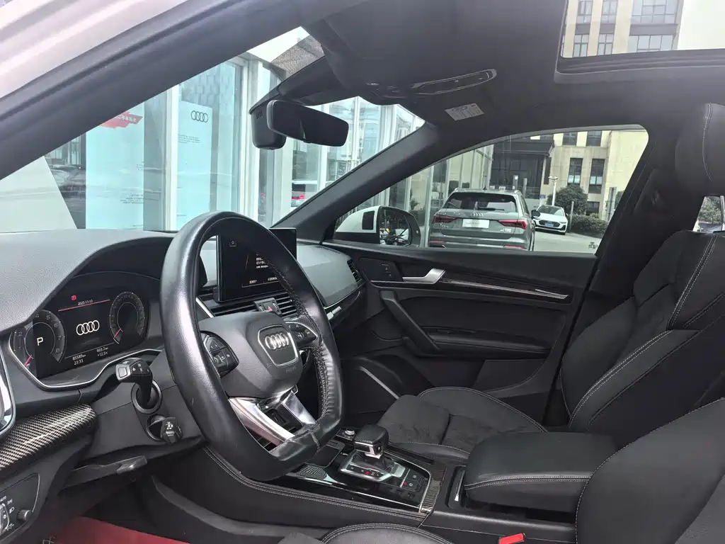 Audi Q5L Sportback 2021 — фото 15